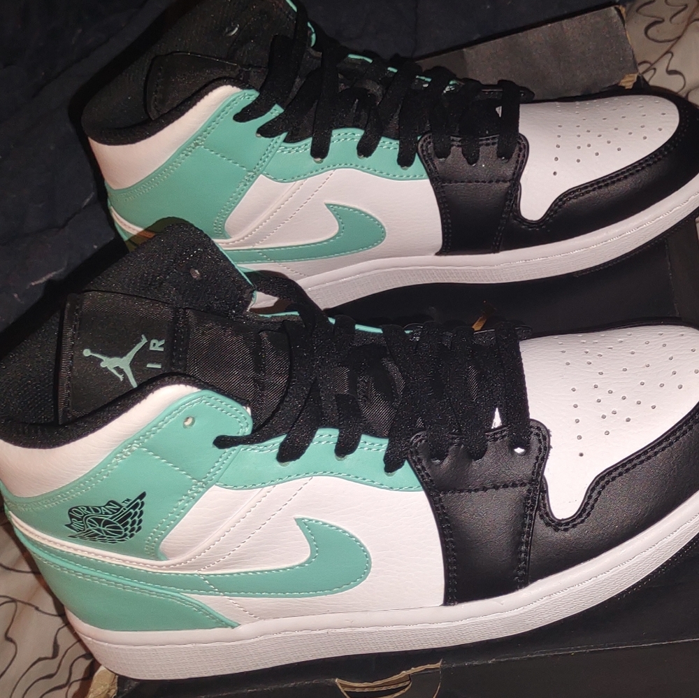 Jordan 1 mid "tropical twist" sz10